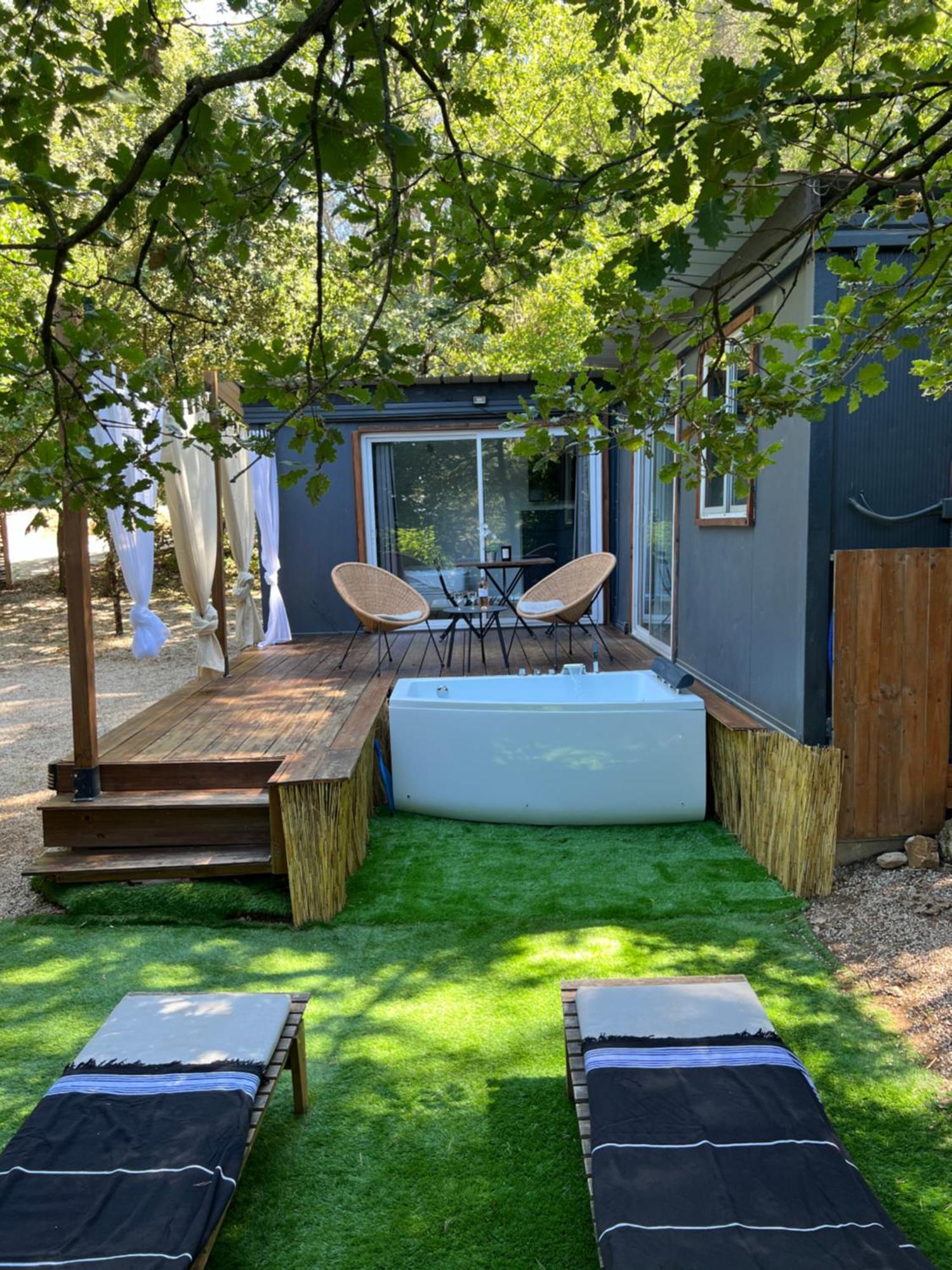 Superbe Cabane Jacuzzi Jardin Clim Wifi Parking Meyreuil Exteriör bild